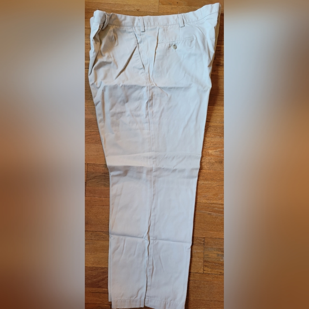 Dockers D4 Relaxed Fit cotton mens pant size 44 x 30 EUC tan neutral